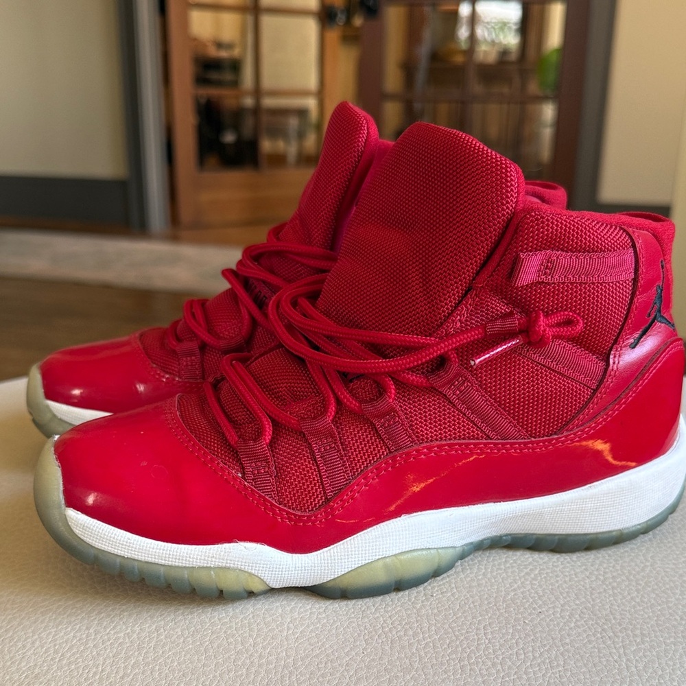 Nike Air Jordan 11 Retro Win Like 96 Sneakers